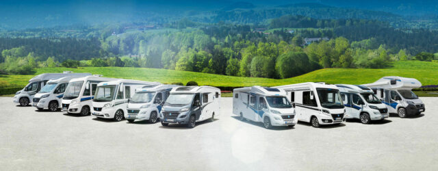 Bobiler oppstilt på rekke